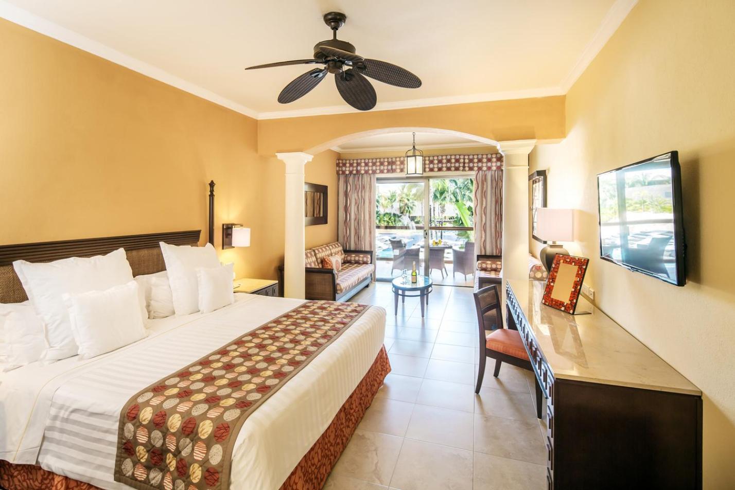 Suite Júnior com Vista da Piscina Nível Premium (4 Adultos + 1 Criança)